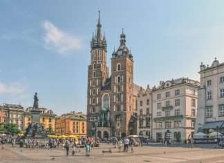 Mariakerk in Krakau bezoeken: Weetjes, info & tips! mariakerk krakau